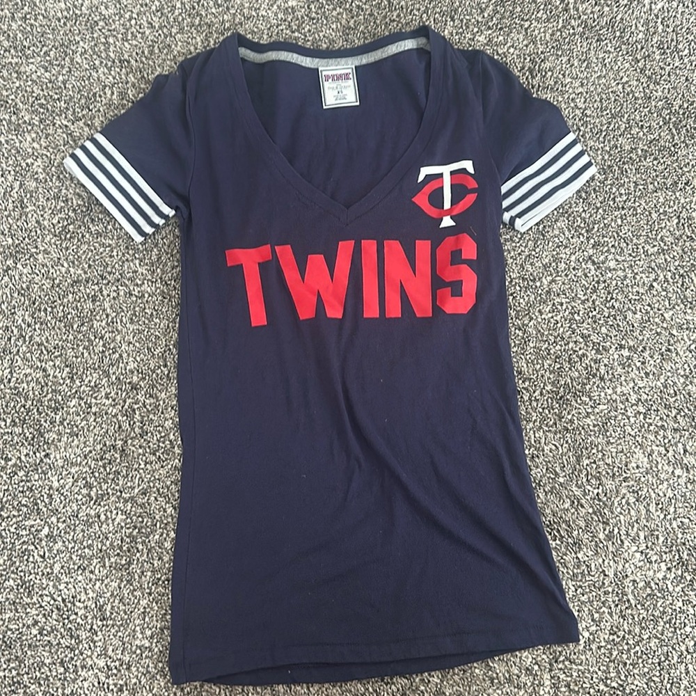 VS Pink Twins Shirt size XS